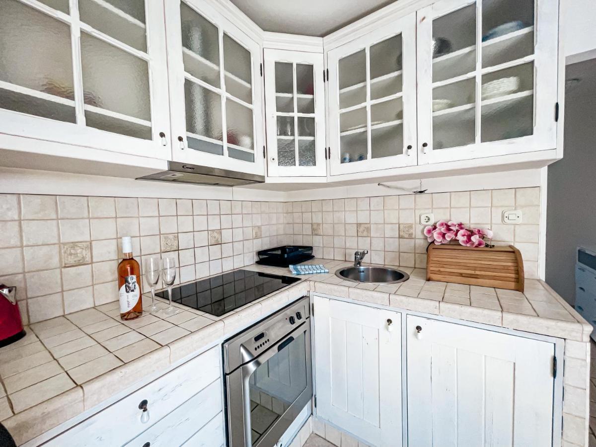 Perla Apartments Бол Экстерьер фото