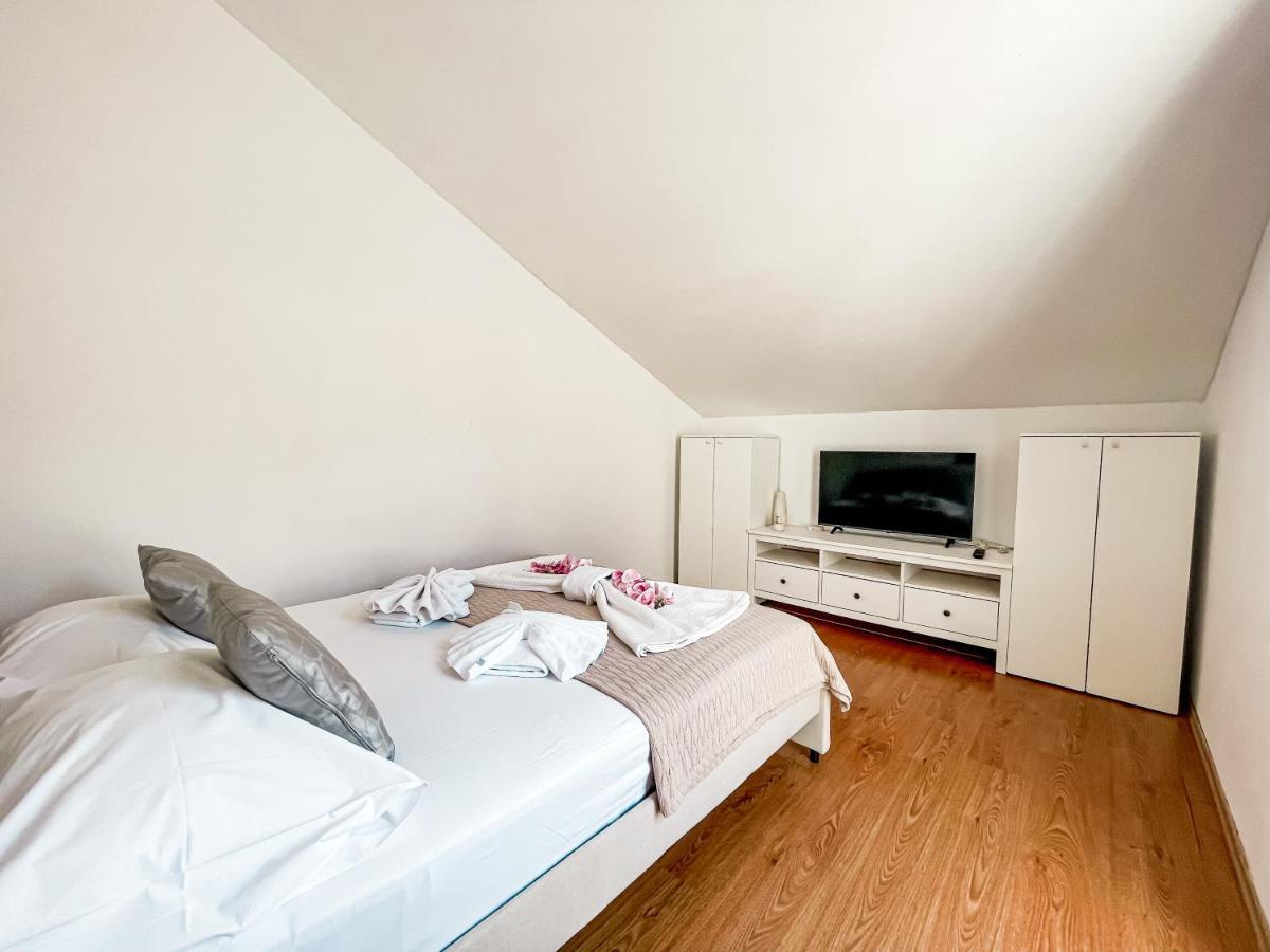 Perla Apartments Бол Экстерьер фото